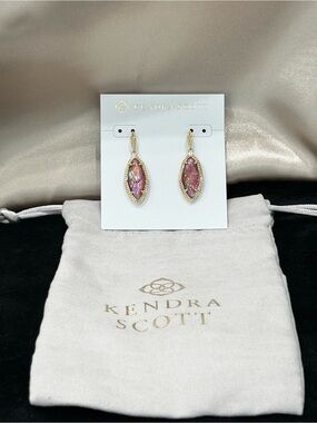 Kendra Scott Iridescent Pink Marquise Drop Earrings in Gold
